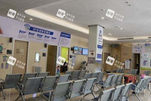 宁德爱尔眼科医院候诊区域