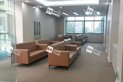 九江爱尔眼科医院等候区