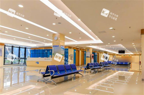 佛山华厦眼科医院大厅休息区