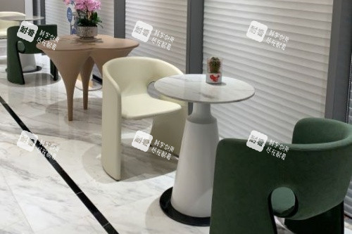 杭州浮想国医疗美容医院候诊区.jpg