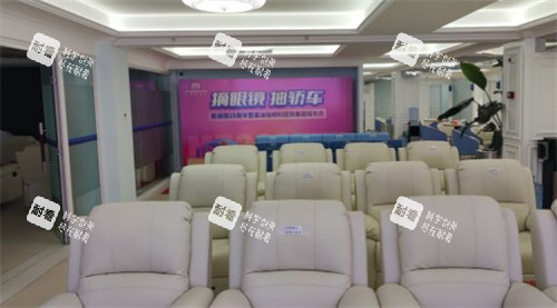 济南麦迪格眼科等候区环境图