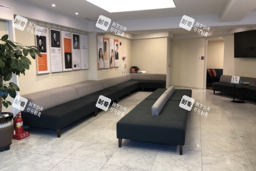 韩国迪美整形外科候诊区