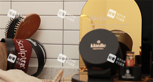 韩国BeautyBar整形外科化妆台.jpg 韩国BeautyBar整形外科化妆台.jpg