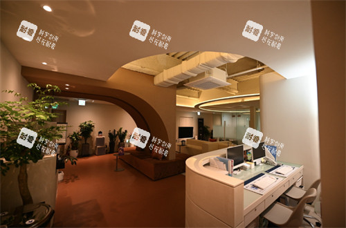 韩国DAYBEAU皮肤科弘大店大门 韩国DAYBEAU皮肤科弘大店大门