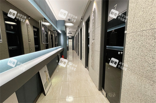 韩国clubmiz lamiche医院走廊环境.jpg 韩国clubmiz lamiche医院走廊环境.jpg