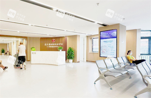 沈阳沈大医院大厅环境.jpg 沈阳沈大医院大厅环境.jpg