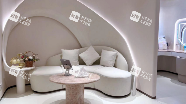 香港GENIC SKINCOLLAWHiTE柔枕柔秈医疗美容尖沙咀店休息区.png
