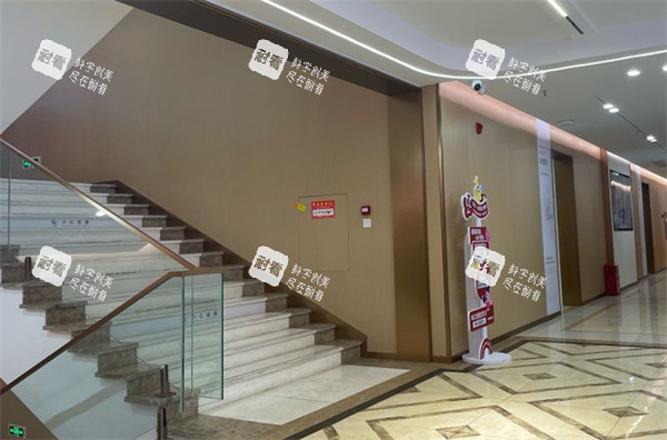 成都密爱天使私密整形专科医院步梯.jpg 成都密爱天使私密整形专科医院步梯.jpg
