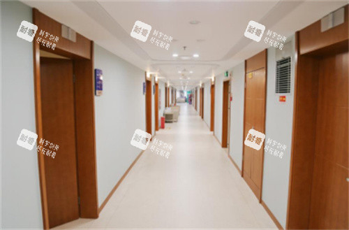成都现代整形走廊环境.jpg