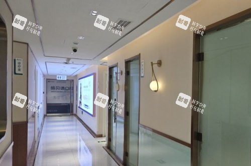 青岛华颜美口腔医院走廊.jpg