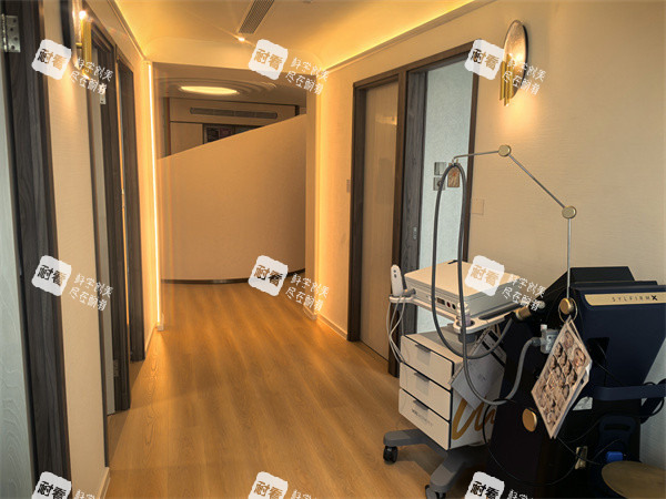 香港EVR医美（尖沙咀旗舰店）走廊.jpg