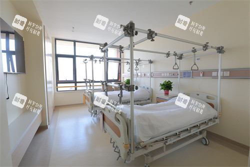 江苏省中医院环境.jpg 江苏省中医院环境.jpg