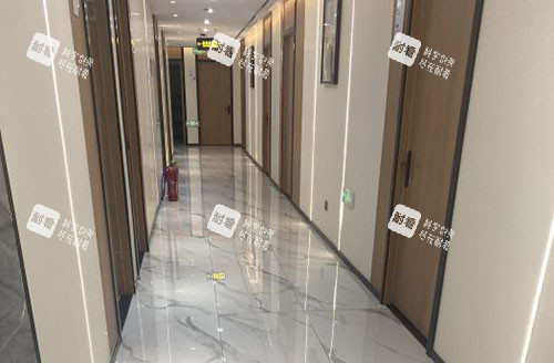 德州天宏医疗美容走廊环境实拍.jpg