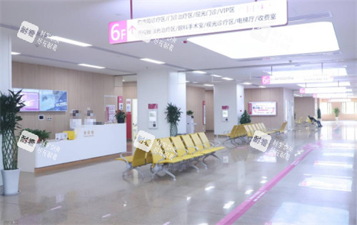 西安高新医院眼科等候区.jpg
