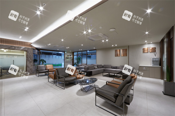釜山thefirst总店等待区.jpg 釜山thefirst总店等待区.jpg