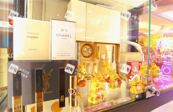 广州远东美容整形产品展示区.jpg 广州远东美容整形产品展示区.jpg