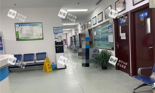 北京华科医院皮肤科大厅图.jpg 北京华科医院皮肤科大厅图.jpg