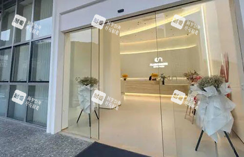 贵阳月上医疗美容入口环境图.jpg 贵阳月上医疗美容入口环境图.jpg