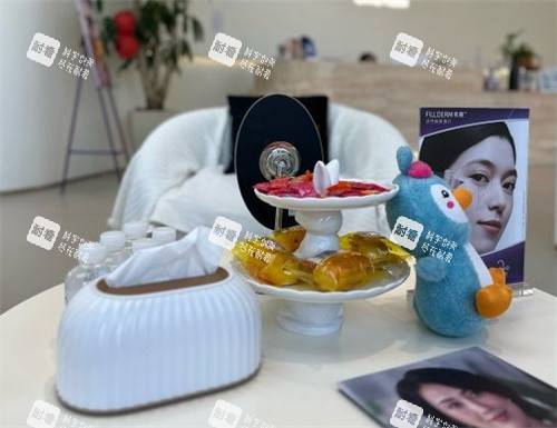 贵阳月上医疗美容诊所茶点台.jpg 贵阳月上医疗美容诊所茶点台.jpg