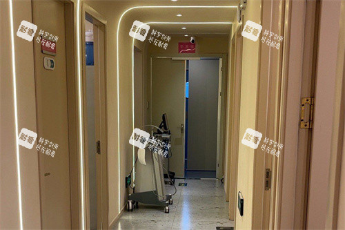 北京伊思凯丽医疗美容走廊环境.jpg 北京伊思凯丽医疗美容走廊环境.jpg