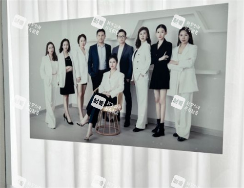 呼和浩特尔娴整形团队合影.jpg 呼和浩特尔娴整形团队合影.jpg