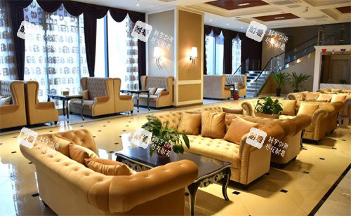 合肥崔劲松医疗美容新地店等待区.jpg 合肥崔劲松医疗美容新地店等待区.jpg
