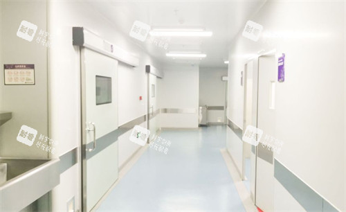 洛阳华美医疗美容医院手术室走廊.jpg
