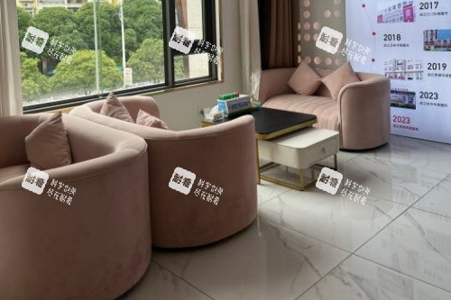 百色华美整形休息室.jpg 百色华美整形休息室.jpg