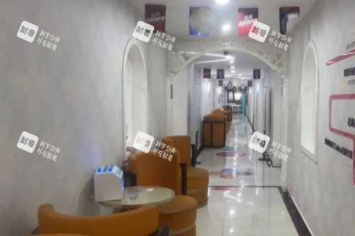 郑州芳艺整形医院候诊区.jpg 郑州芳艺整形医院候诊区.jpg
