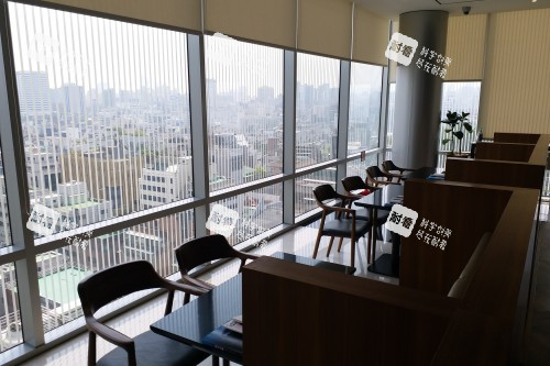 韩国ID整形导诊台候诊区.jpg