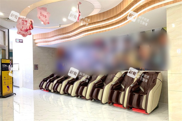 南宁维密整形休息区按摩椅.jpg 南宁维密整形休息区按摩椅.jpg