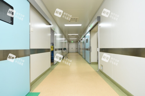 重庆军科整形医院走廊.jpg 重庆军科整形医院走廊.jpg