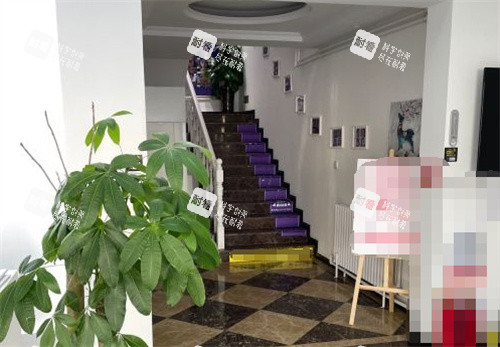 济南华颜医疗美容楼梯.jpg 济南华颜医疗美容楼梯.jpg
