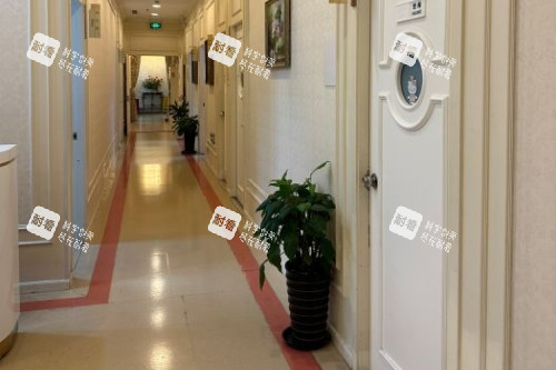上海仁爱整形医院走廊.jpg 上海仁爱整形医院走廊.jpg