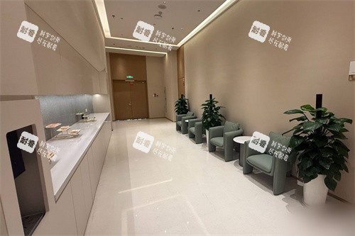 新疆威兹曼整形外科医院走廊候诊区.jpg 新疆威兹曼整形外科医院走廊候诊区.jpg