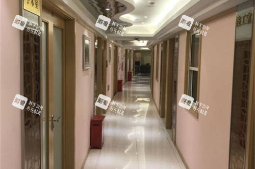 上海宏明医疗美容门诊部走廊.jpg 上海宏明医疗美容门诊部走廊.jpg