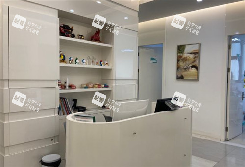 上海丽铂整形导医台.jpg 上海丽铂整形导医台.jpg