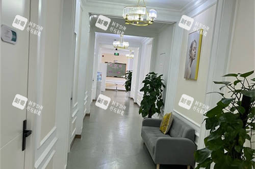 上海馥兰朵医疗美容走廊.jpg 上海馥兰朵医疗美容走廊.jpg