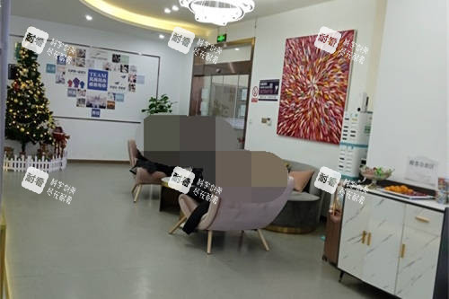 上海馥兰朵医疗美容休息候诊区.jpg 上海馥兰朵医疗美容休息候诊区.jpg