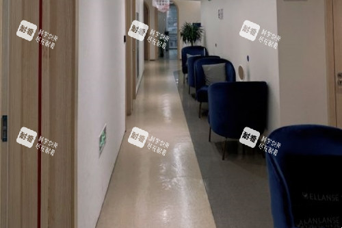 上海芮雅整形走廊.jpg