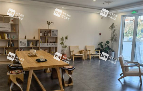 青岛波罗蜜医疗美容大厅环境图.jpg