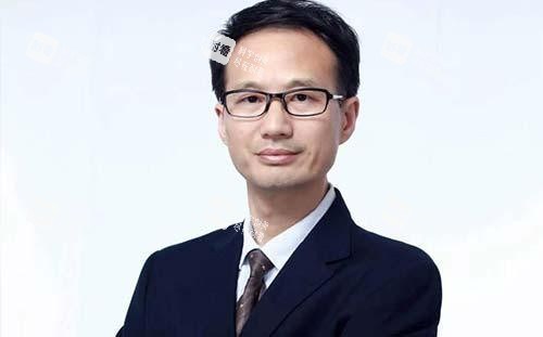 北京联合丽格医疗美容医院何照华医生.jpg 北京联合丽格医疗美容医院何照华医生.jpg