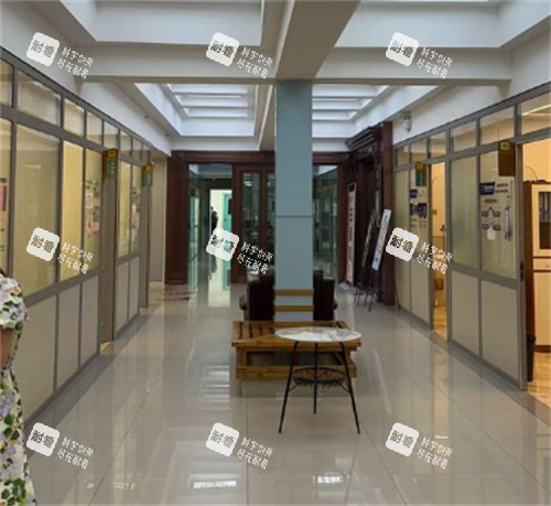 鹤壁爱民医院医疗美容科走廊.jpg 鹤壁爱民医院医疗美容科走廊.jpg